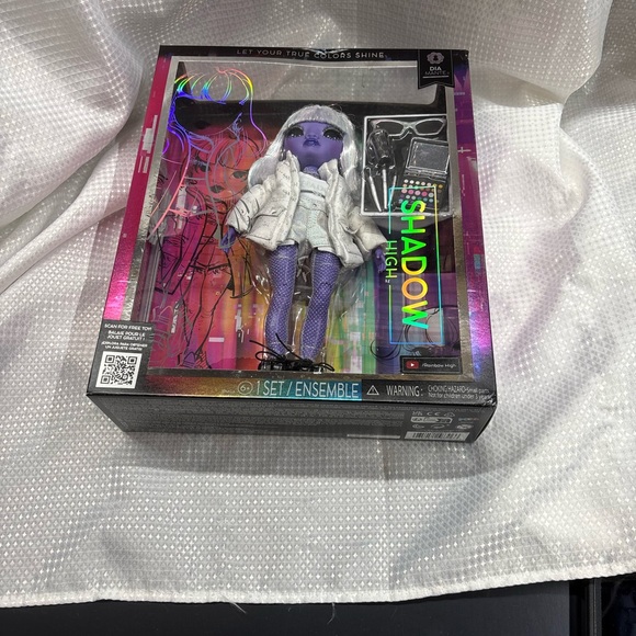 Rainbow Shadow High Doll - Picture 5 of 7